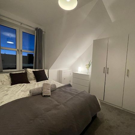 Carvetii - Edward House D - 2 Dbl bed 2nd floor flat Lejlighed Dunfermline Eksteriør billede